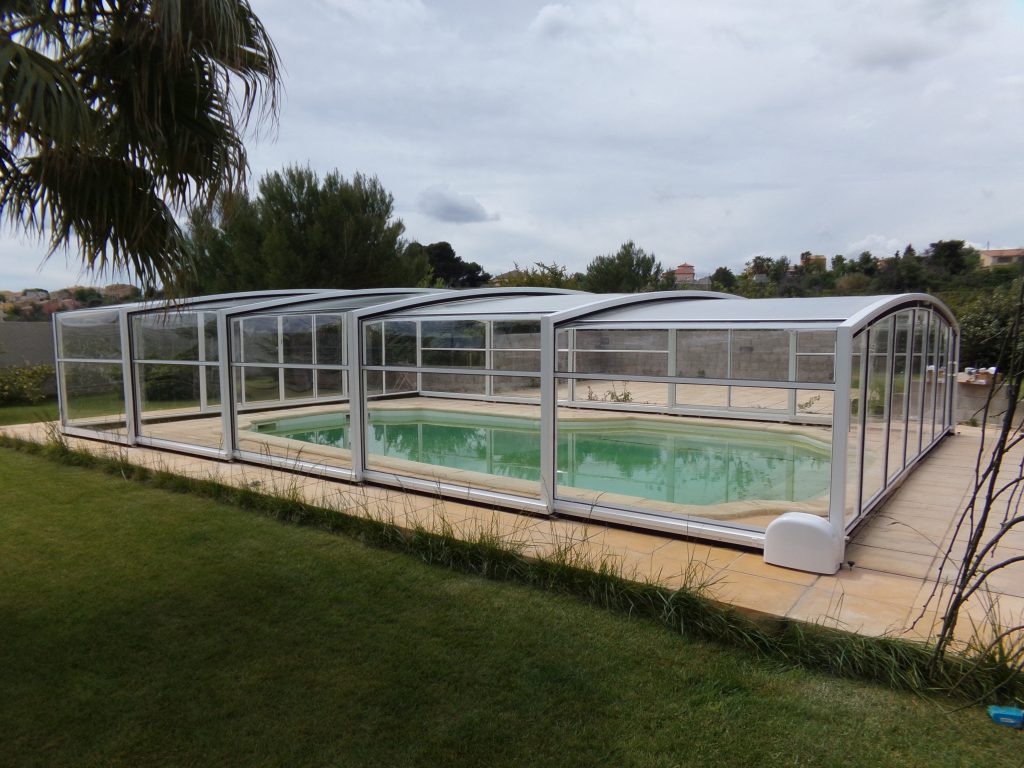 cubierta-piscina-media-motorización-solar